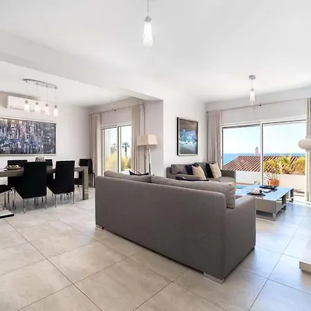 Sleeps 8 Pool Air Con T479807 *