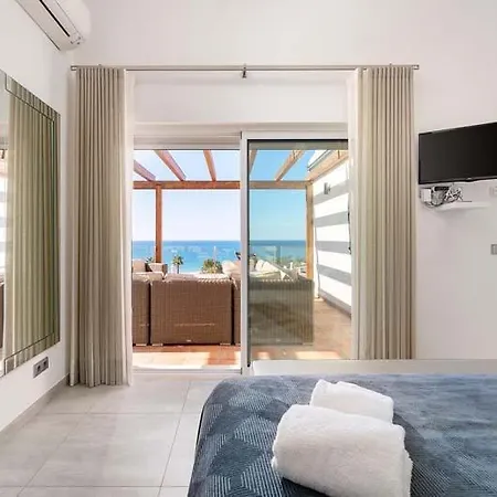 Sleeps 8 Pool Air Con T479807 Villa *