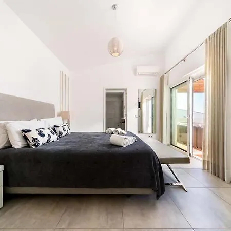 Sleeps 8 Pool Air Con T479807